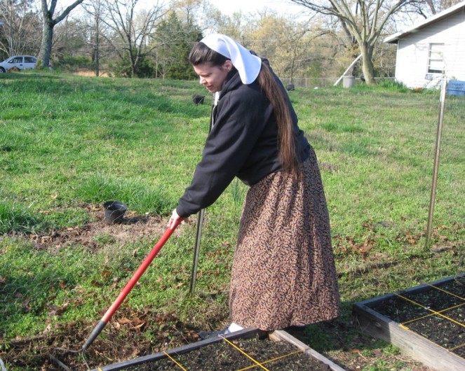 mommy-working-in-garden-2009
